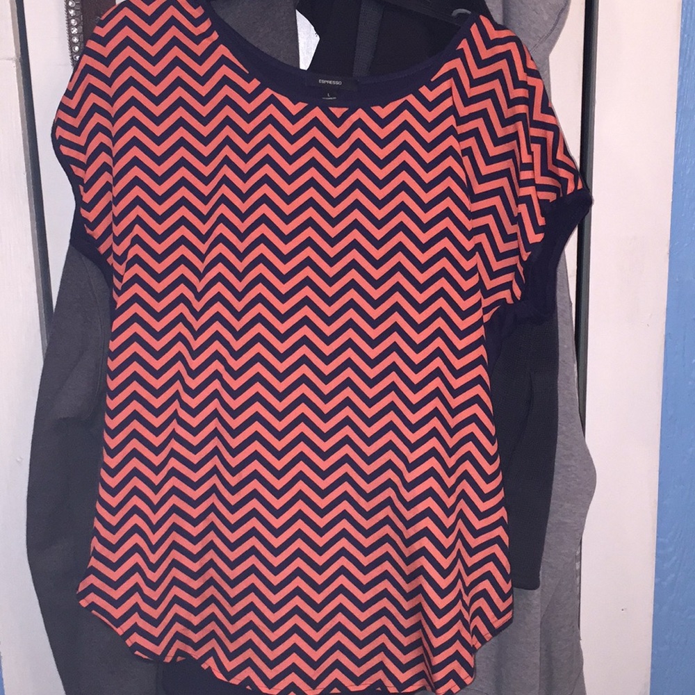 Cute shirt.. barely worn. Smoke free home.